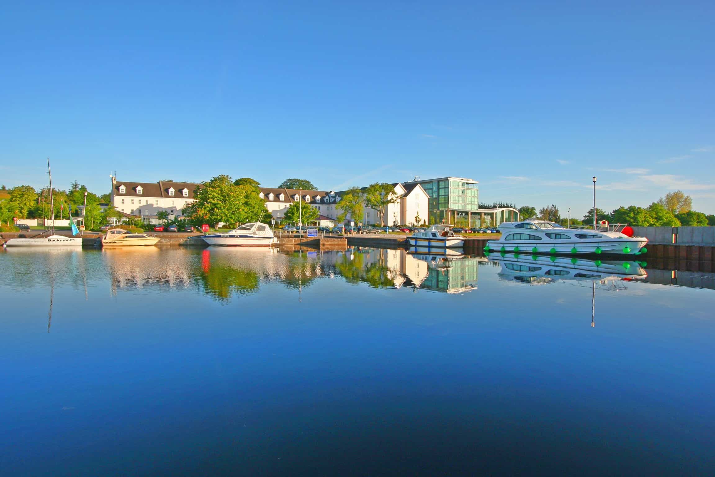 Hodson Bay Hotel